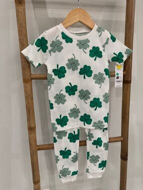 NWT Carter's White Pajama Set with Green Clover Print